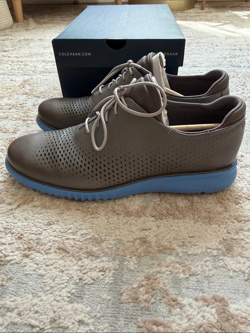 Cole Haan Men’s Gray Leather Oxfords with Blue Sole - Zerogrand - Size 10.5